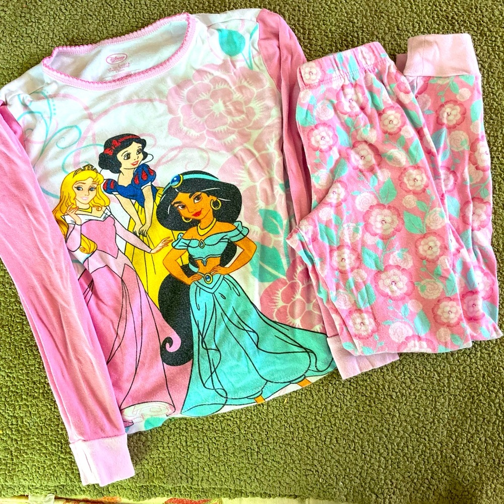 🆑 2 for $12 🆑 Disney Princess Pjs Set